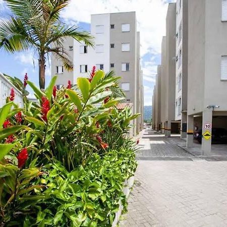 Apto Em Ubatuba Divisa Com A Praia De Itagua E Facil Acesso As Praias Fica Ao Lado Do Atacado Tenda Da Rodovia Rio Santos 외부 사진